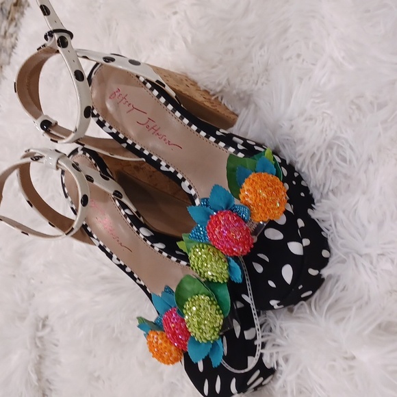Betsey Johnson Women's Sprite Fruit Embellished Chunky Heels Sandals Size 7M NEW - Picture 8 of 16